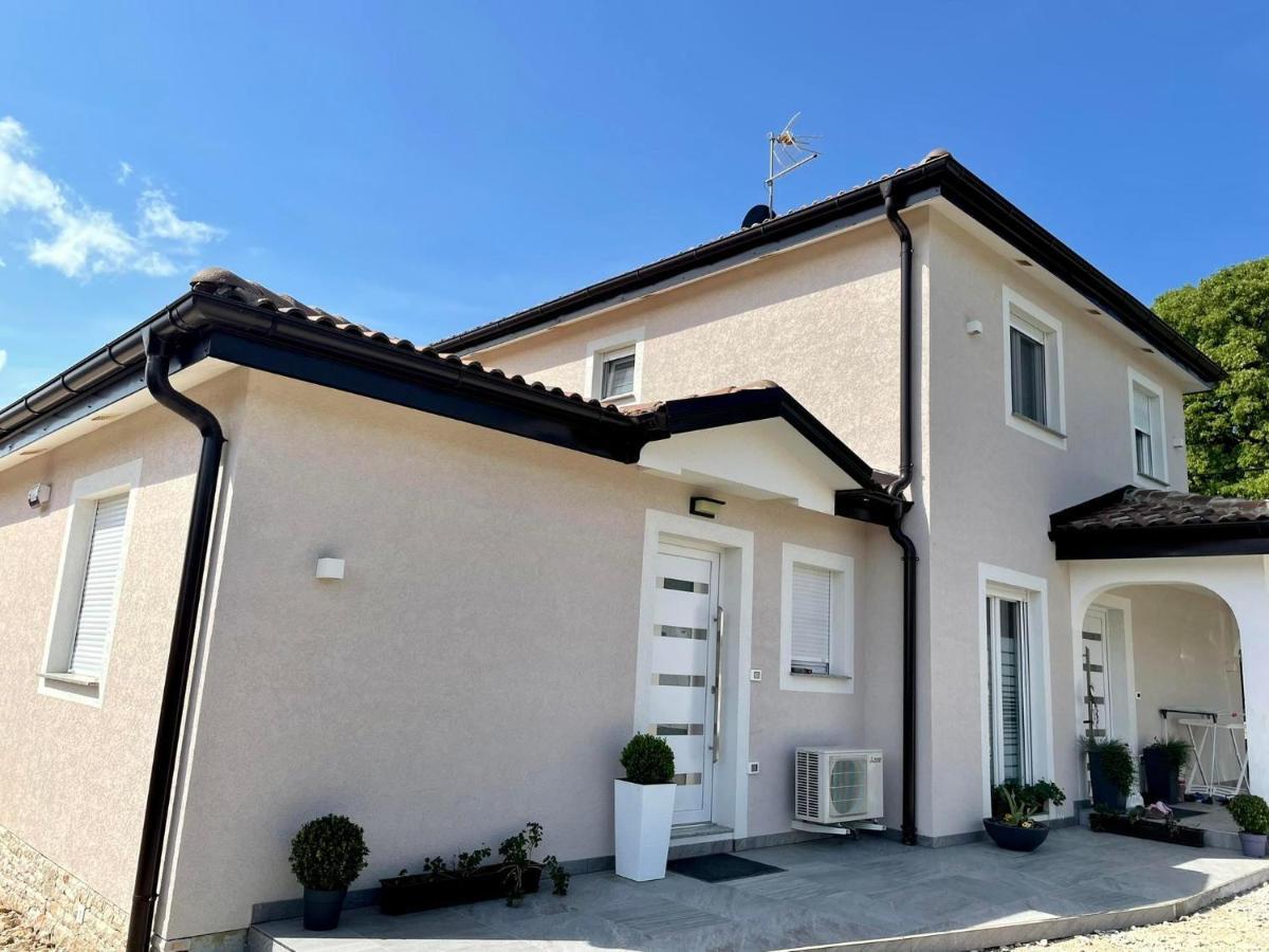 Villa Zonta Apartment Maremi With Private Jacuzzi Buje Eksteriør bilde