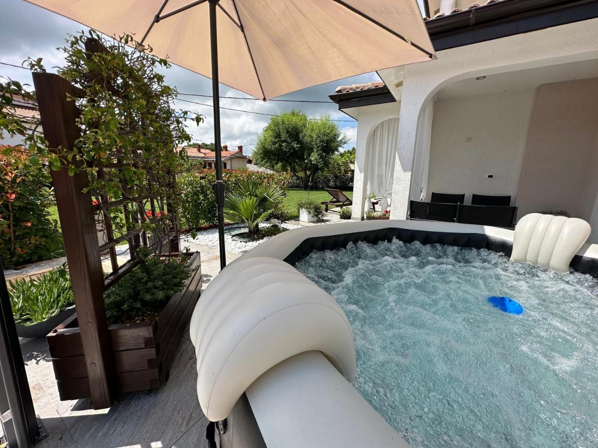 Villa Zonta Apartment Maremi With Private Jacuzzi Buje Eksteriør bilde